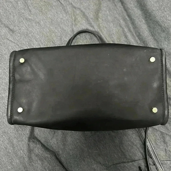 Pre-loved Kate Spade, black nylon, with shoulder or crossbody strap. - Picture 4 of 12